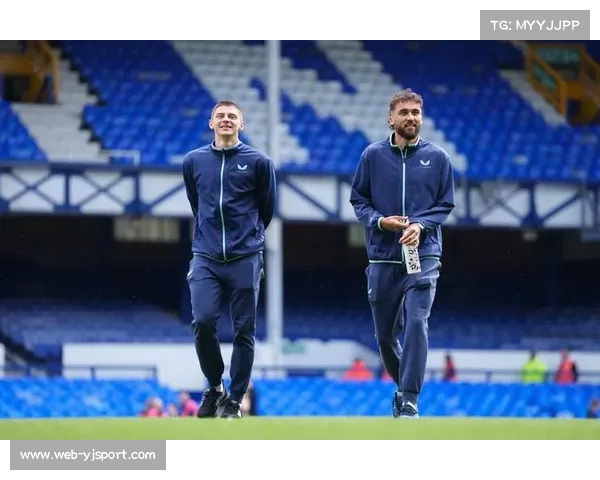 埃弗顿与南安普顿闷平,全场双方射正次数总和为赛季单场最低之一。 埃弗顿与南安普顿闷平,全场双方射正次数总和为赛季单场最低之一。